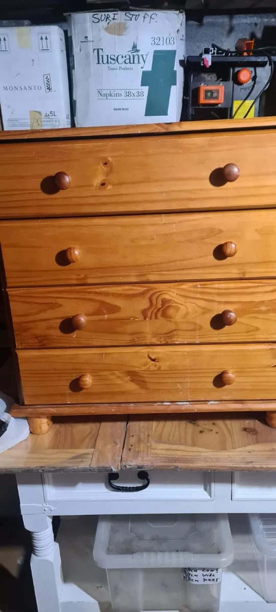 Chest of drawers 75cm tall x 80cm wide