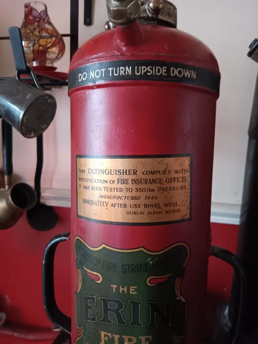 Vintage fire extinguisher - Image 4