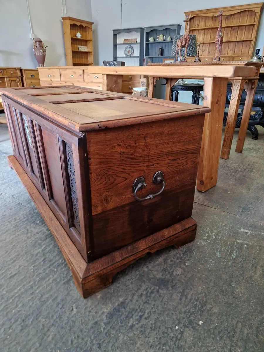 Large 18th century oak coffer, trunk - Image 3