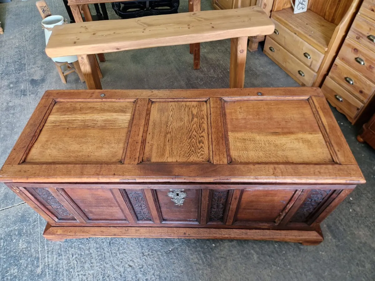 Large 18th century oak coffer, trunk - Image 4