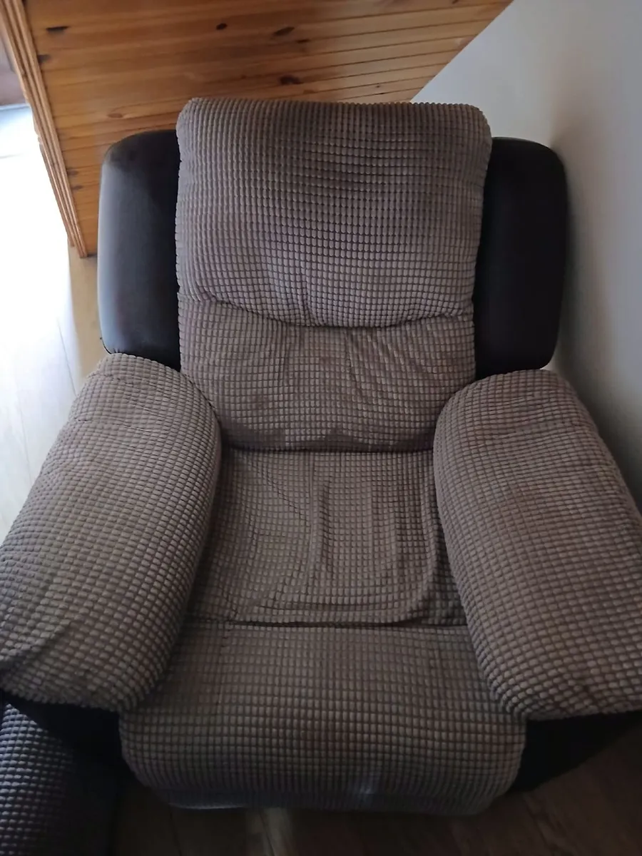 2 Free recliner Armchairs to take - Image 1