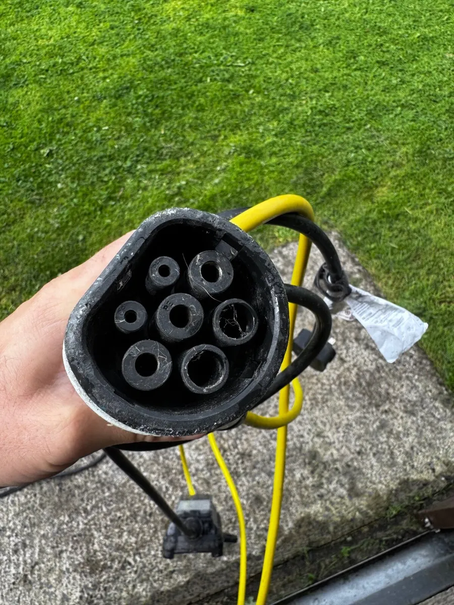 Car charging cable - Image 1