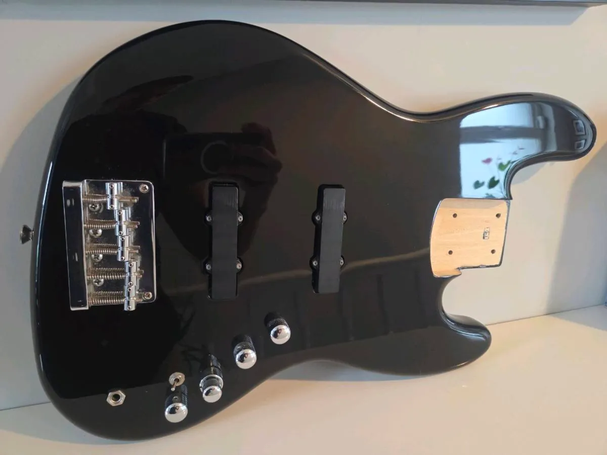 Squier Deluxe Active Jazz Bass V Loaded Body - Image 1