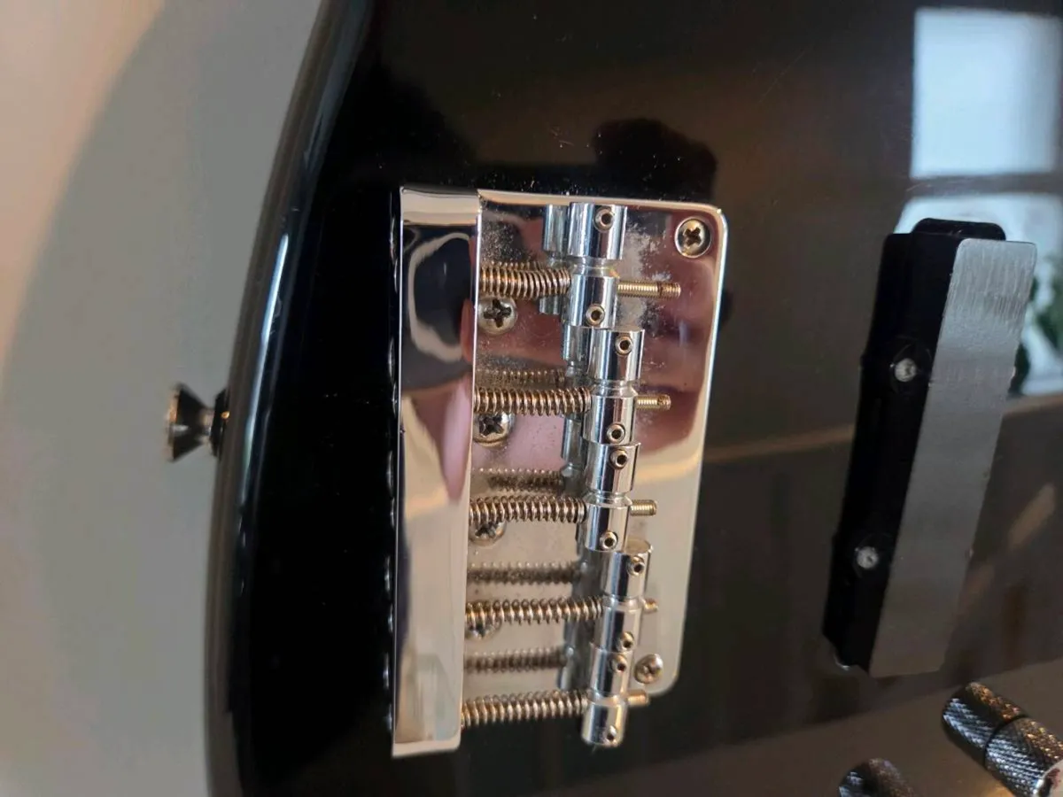 Squier Deluxe Active Jazz Bass V Loaded Body - Image 4