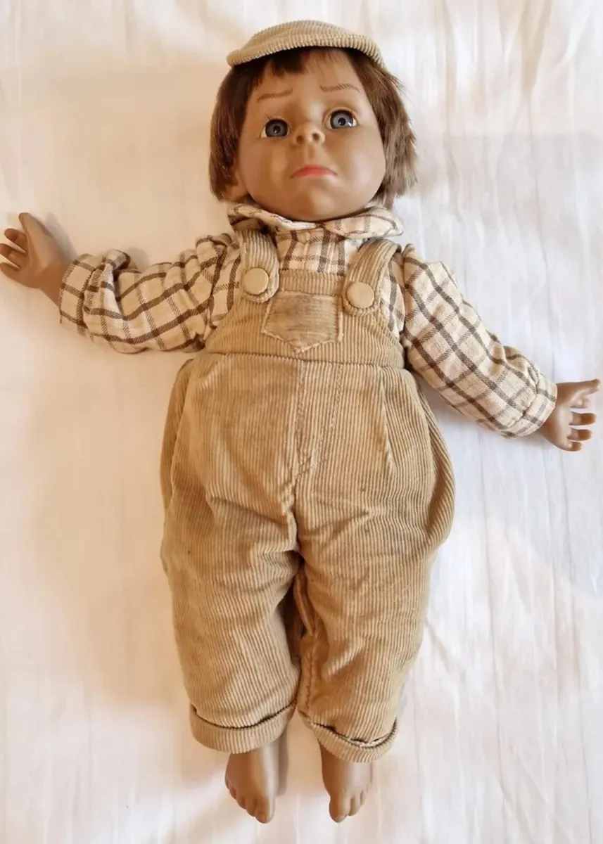 Porcelain crying boy doll - Image 1