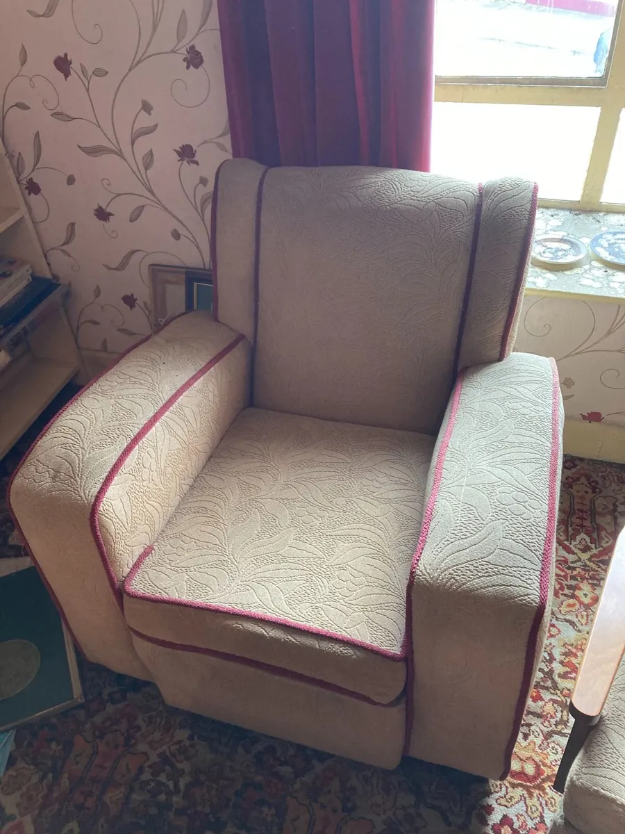 Suite of Furniture - Seats 6 - Image 1