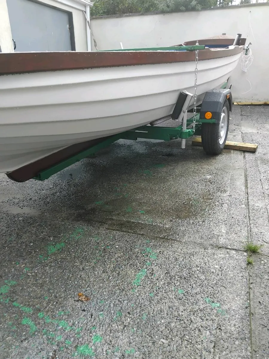 19ft LAKE BOAT ,TRAILER ,& ENGINE - Image 2