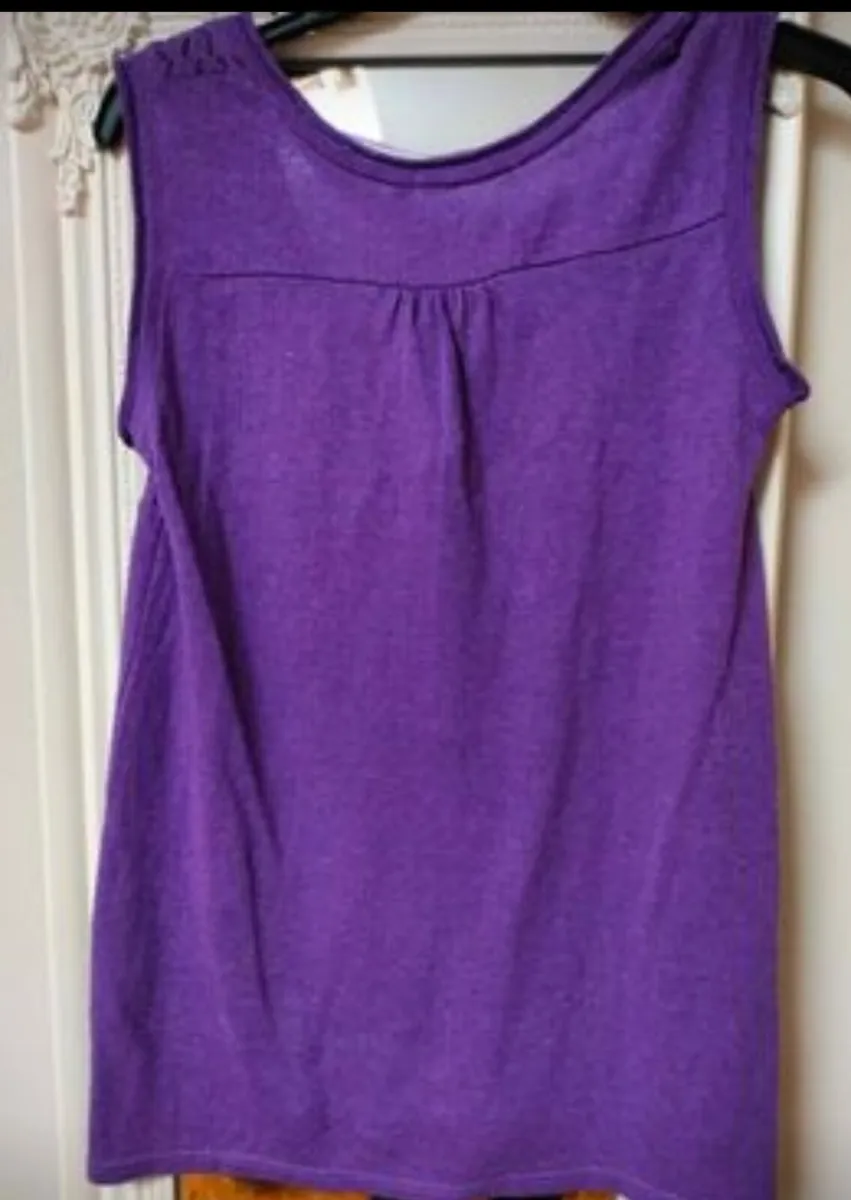 Penny's lilac top new with tags size 8 €6
Can do b - Image 2