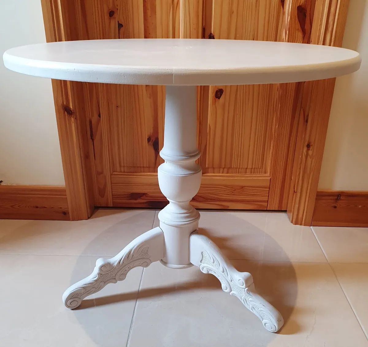 Round Cream Decorative Table - Image 1