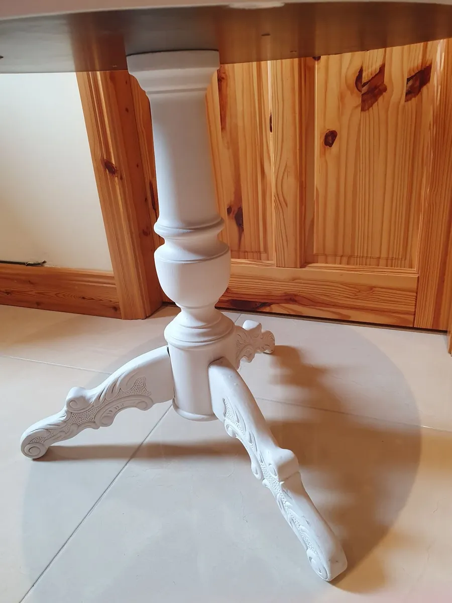 Round Cream Decorative Table - Image 3