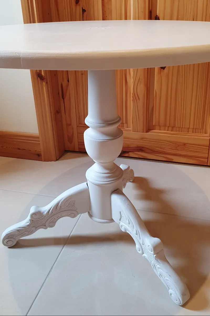 Round Cream Decorative Table - Image 4