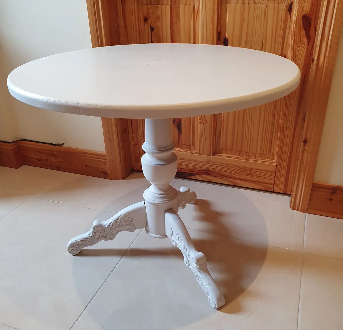 Round Cream Decorative Table - Image 2