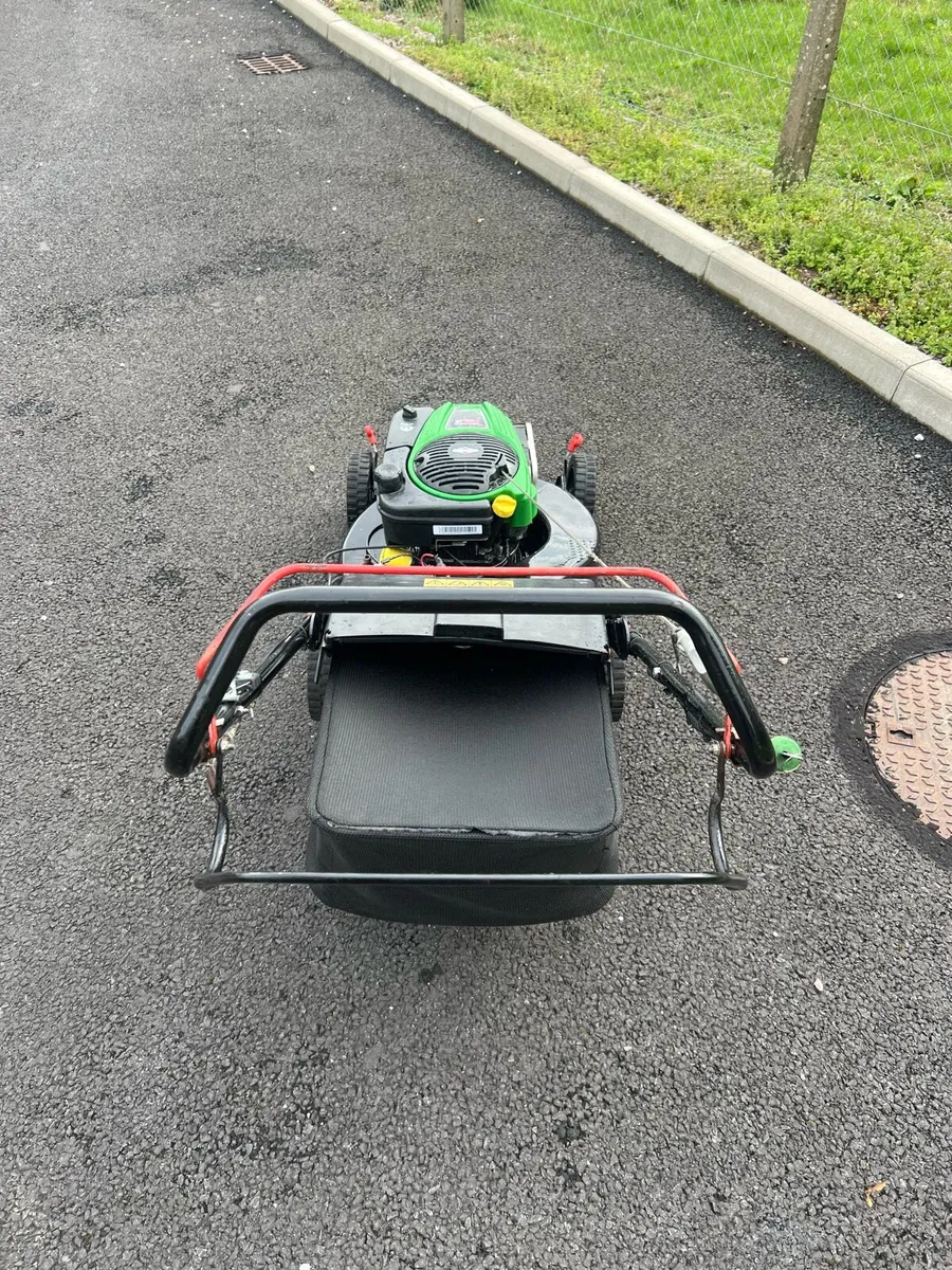 Active commercial lawnmower - Image 4