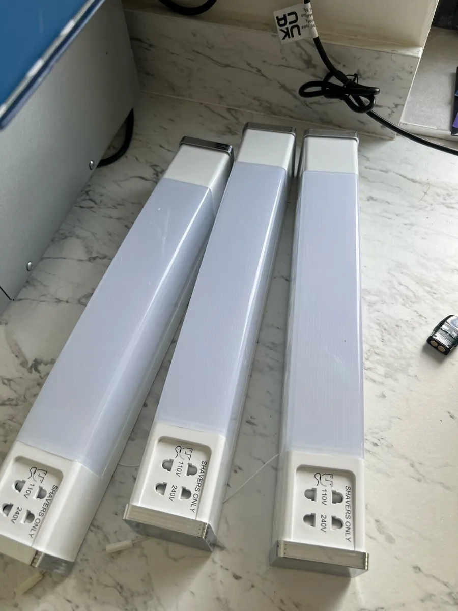 Bathroom led light - Image 1