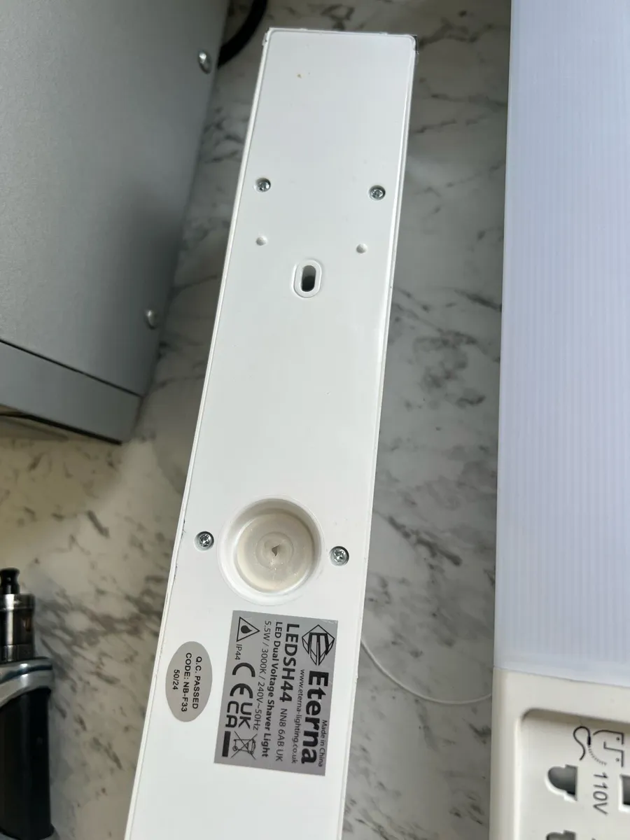 Bathroom led light - Image 2