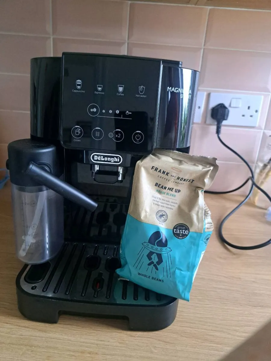 Coffee machine. DeLonghi Magnifica Start - Image 2