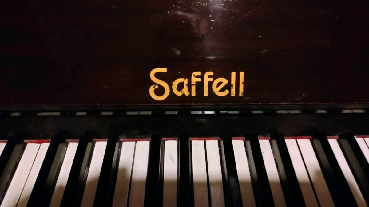 Saffoll and Martin up right piano. Good condition. - Image 4