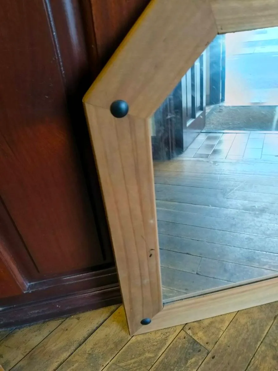 Large pine mirror decorated with black studs 
€45 - Image 2