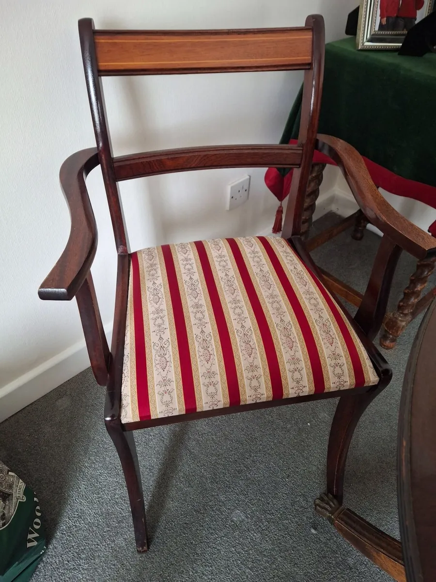 Mahogany dining table and 6 chairs - Image 2