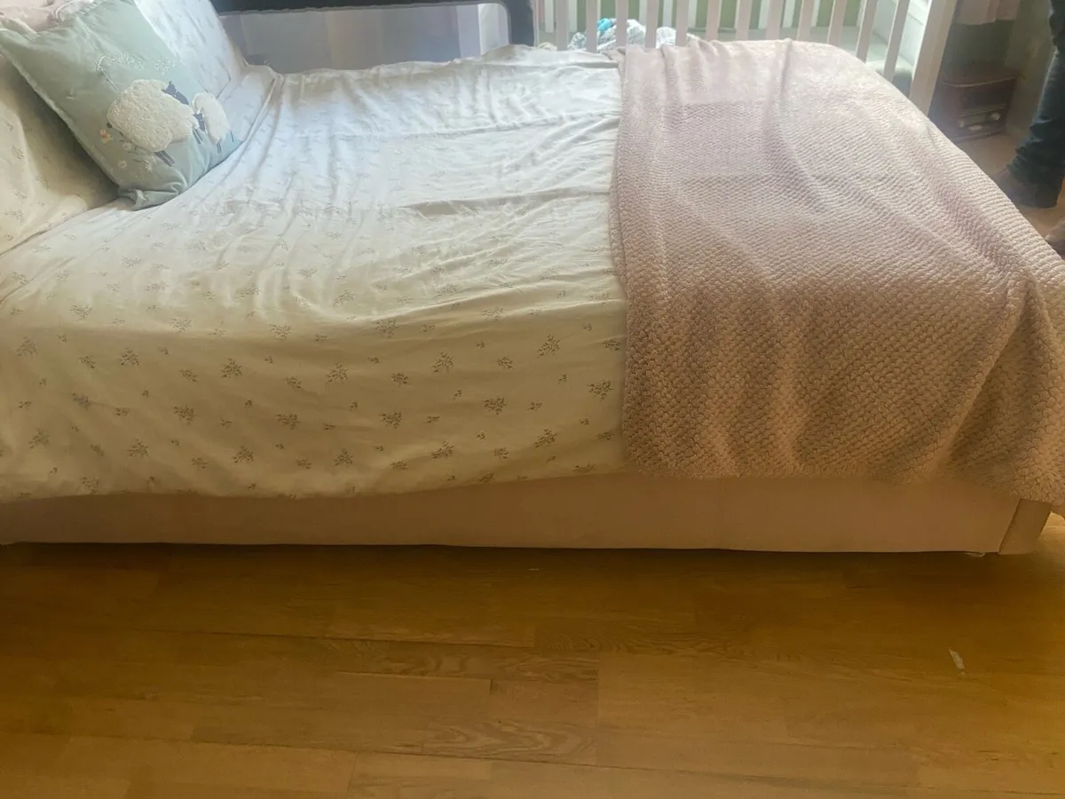 Pink ottoman bed - Image 2