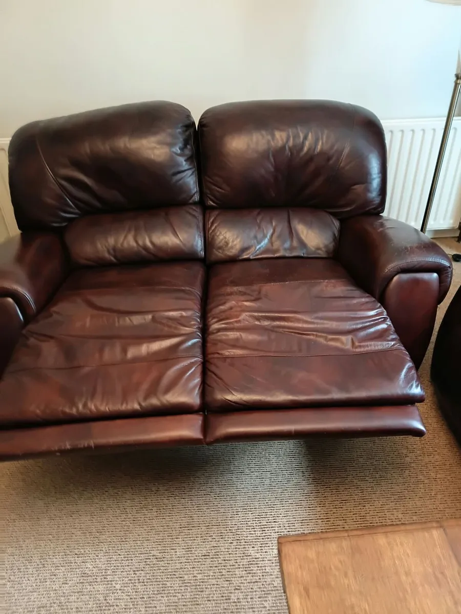 2 seater leather couch - Image 2