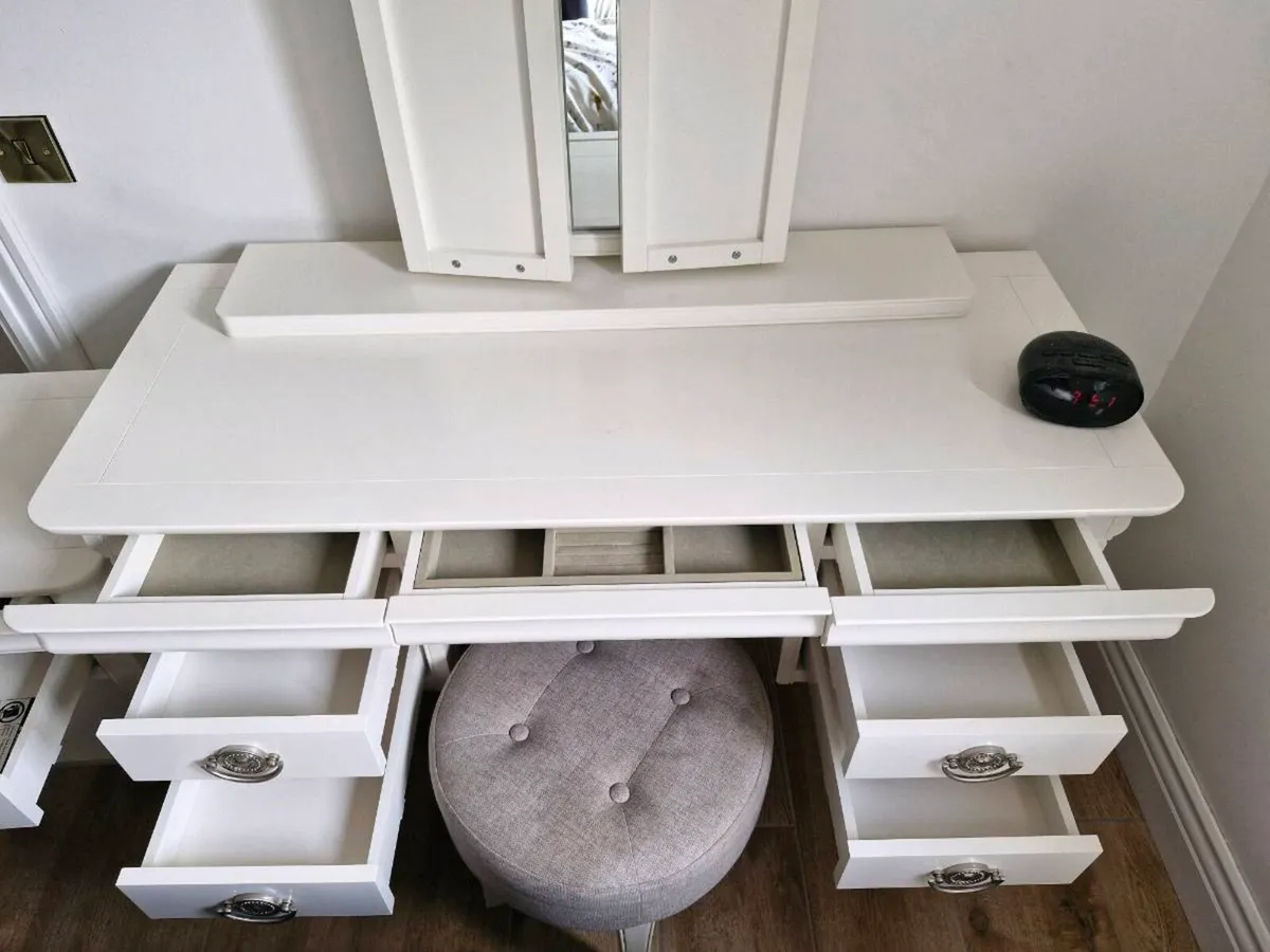 Dressing Table - Image 3
