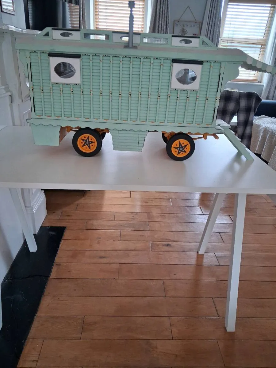 Model of showmans wagon - Image 2