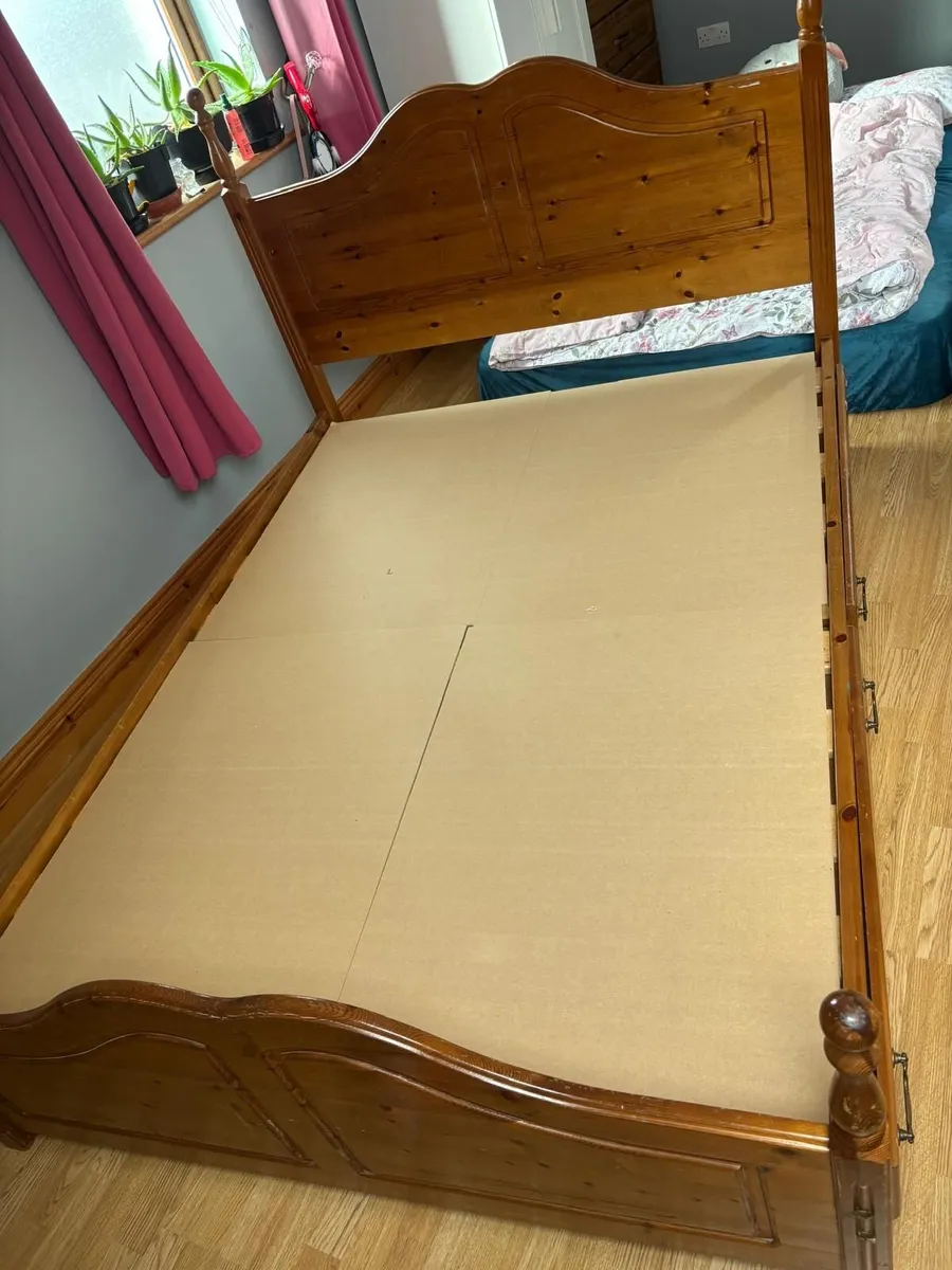 Bed - Image 1