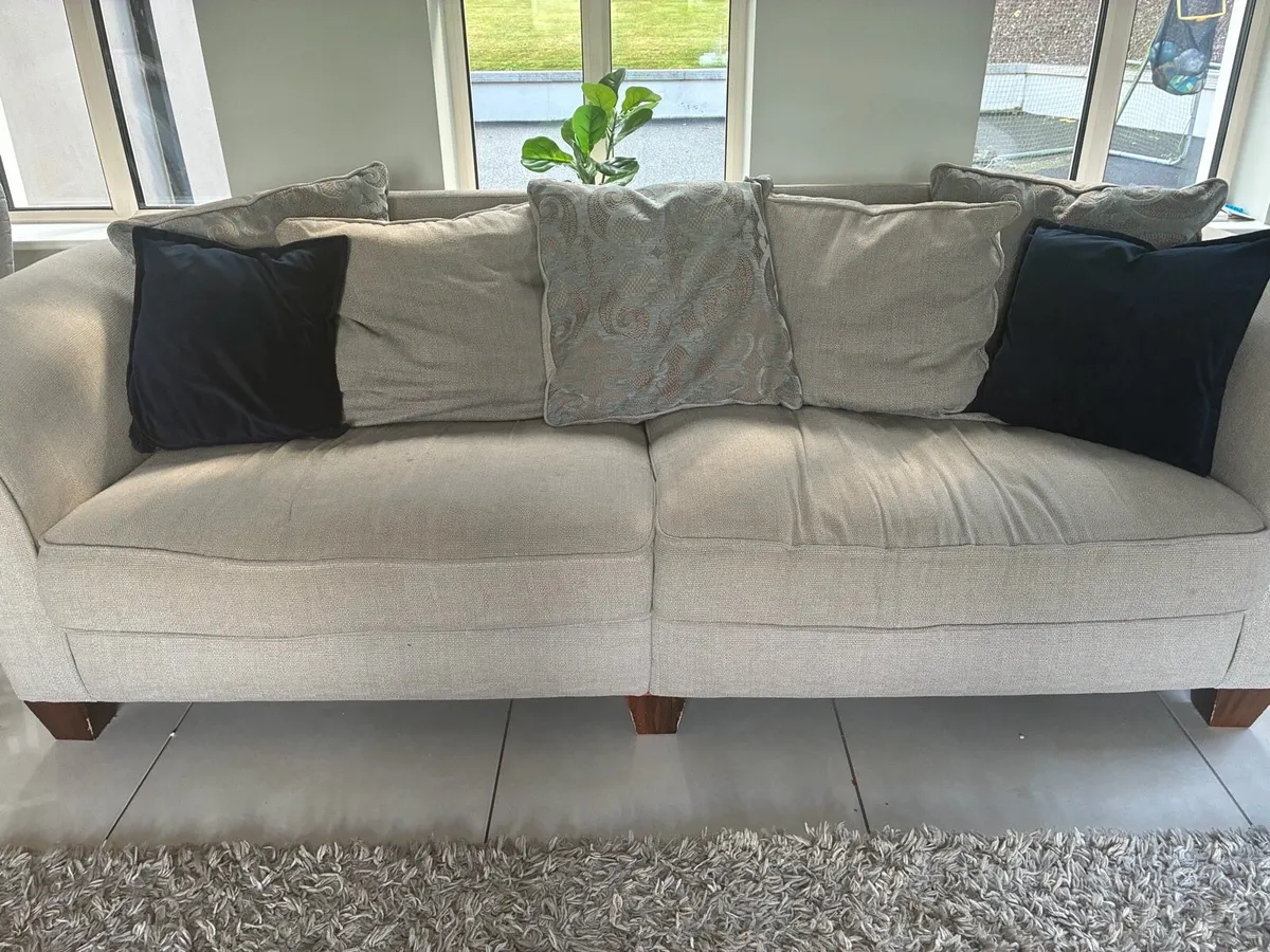 Couch 4 seater & 2 seater - Image 1