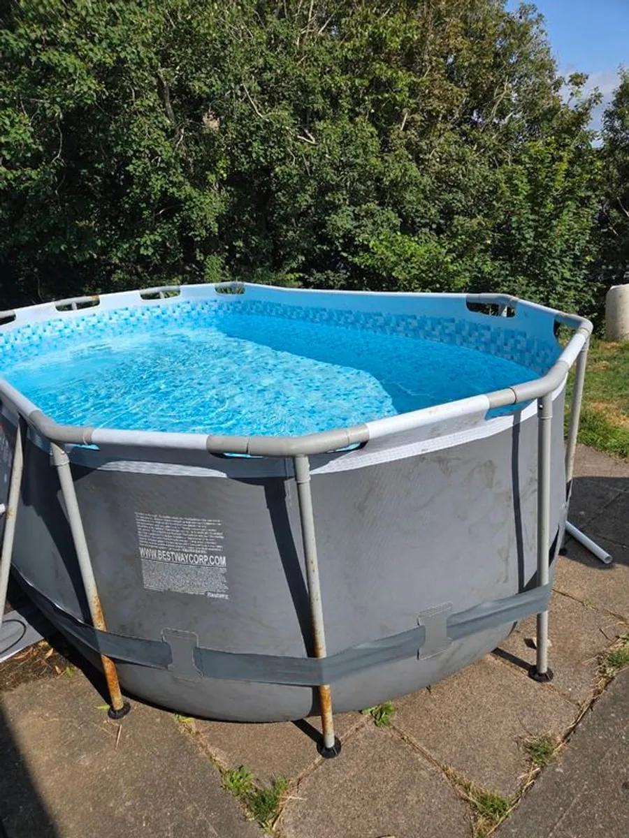 Swimming pool - Image 1