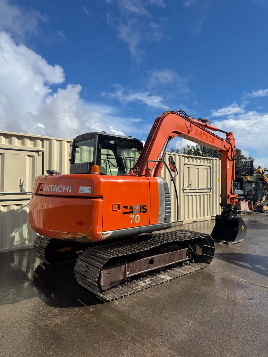 Hitachi ZX70 - Image 3