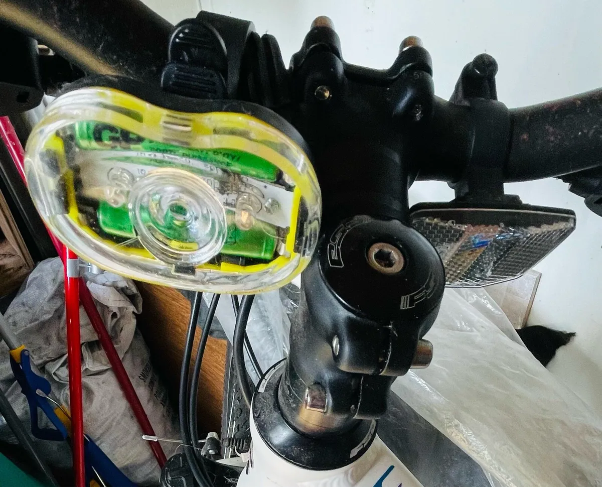 Carrera Crossfire Ladies’ Bike – Barely Used - Image 3