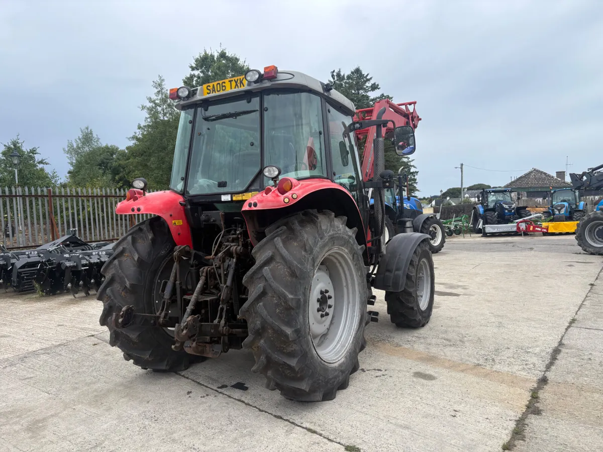2006 Massey Ferguson 5455 - Image 4