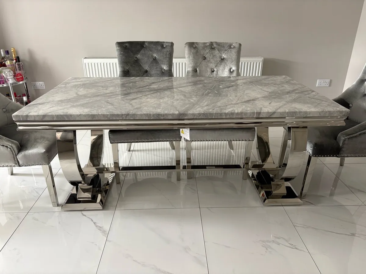 Table & 6 chairs - Image 2