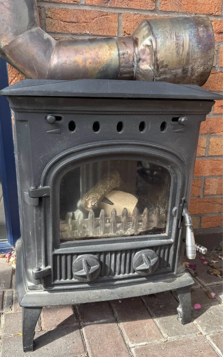 Heat Design TR 5 multi fuel stove, 5.2kW with flue - Image 1