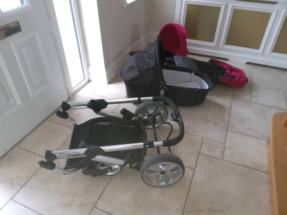 I Candy buggy plus more baby stuff - Image 4