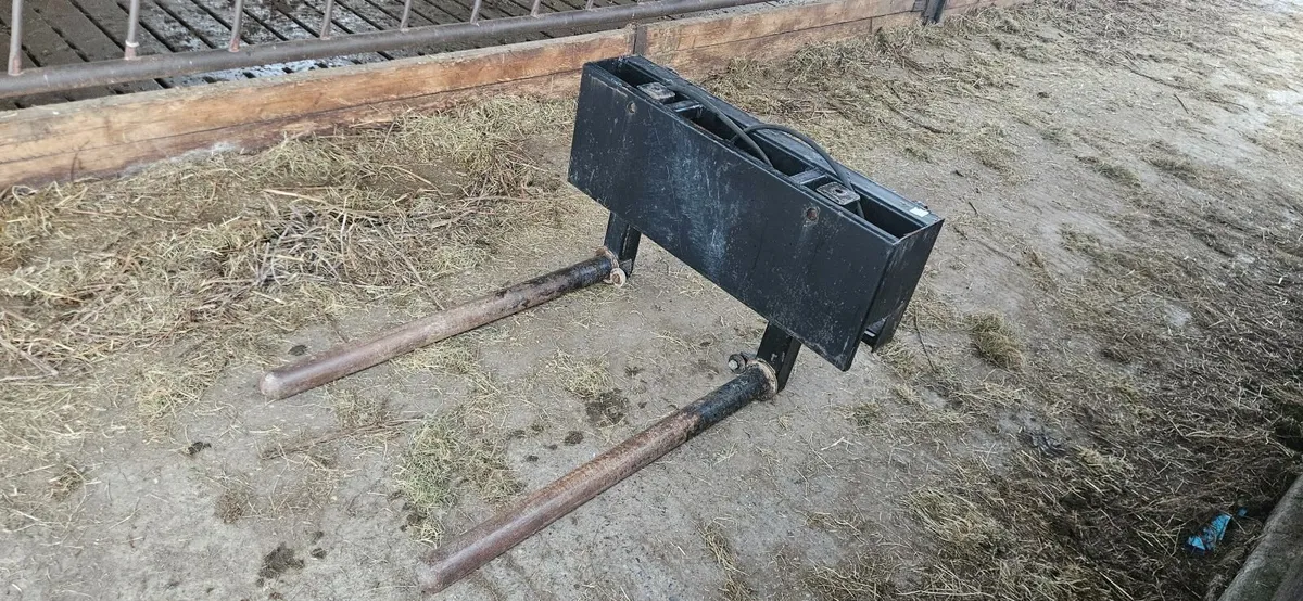 Hydraulic Bale Handler - Image 1
