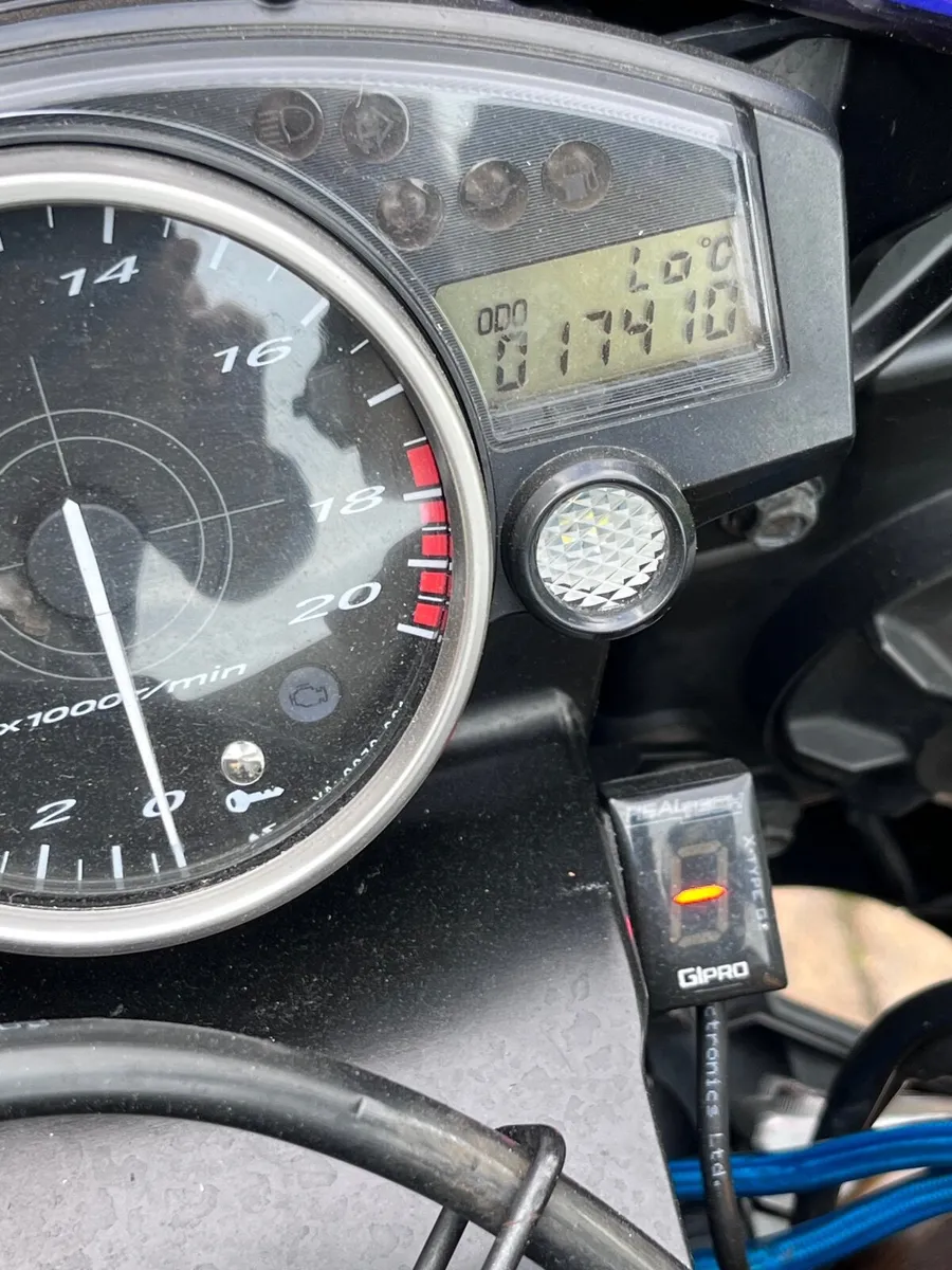 YAMAHA R6 For Sale - Image 2