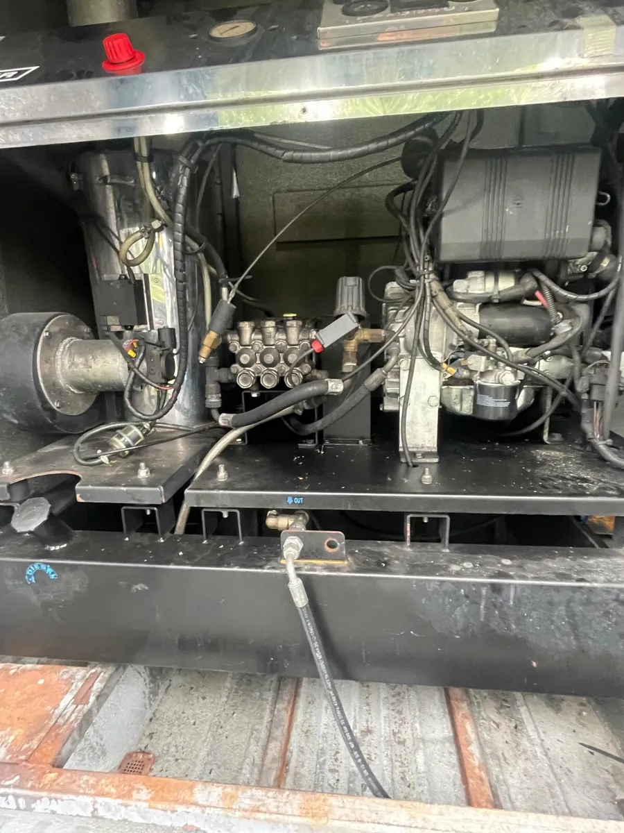 Power washer hot and cold - Image 1