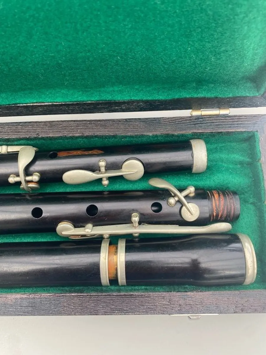 Traditional Ebony Flute - Image 4