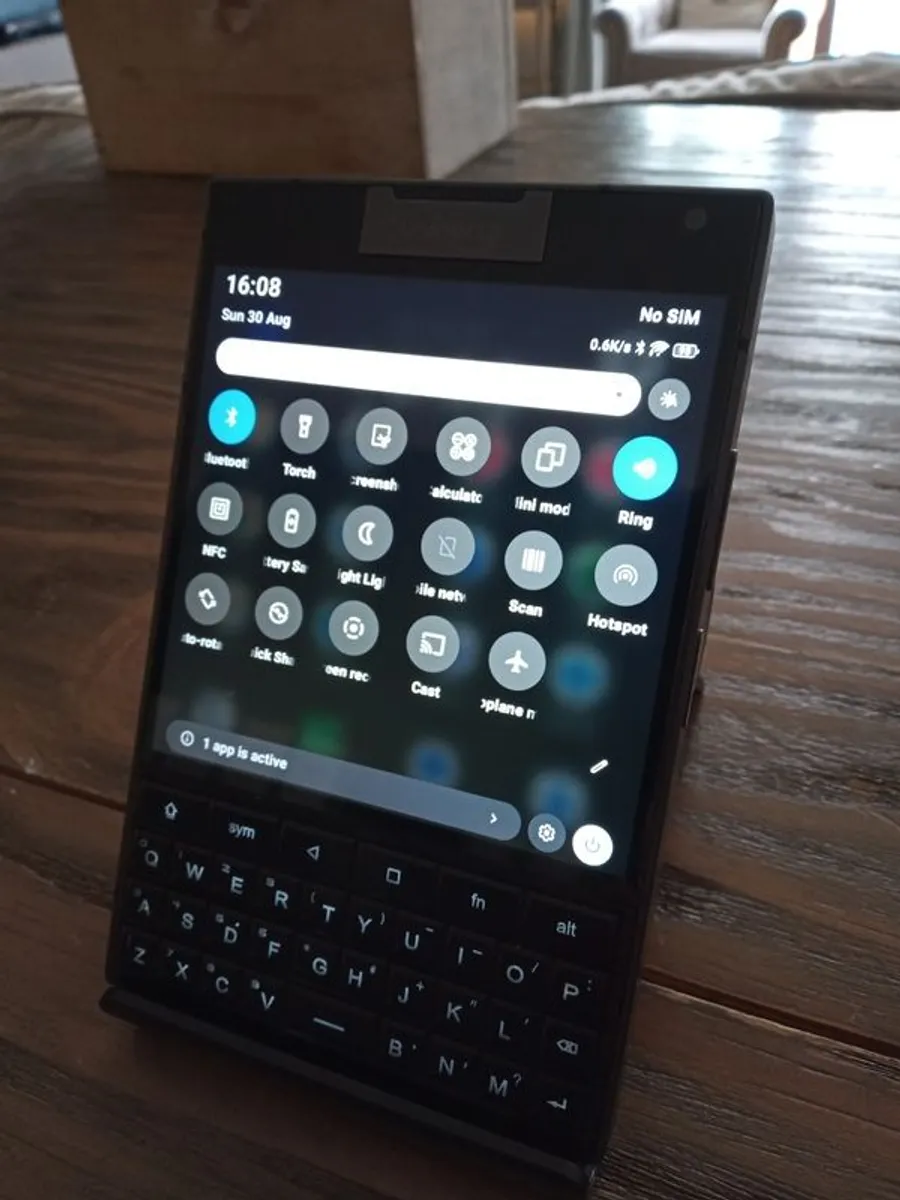 Titan 2 (like BlackBerry Passport) - Image 3