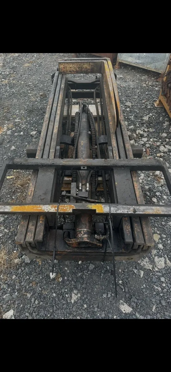 Forklift Mast & Carriage - Image 2