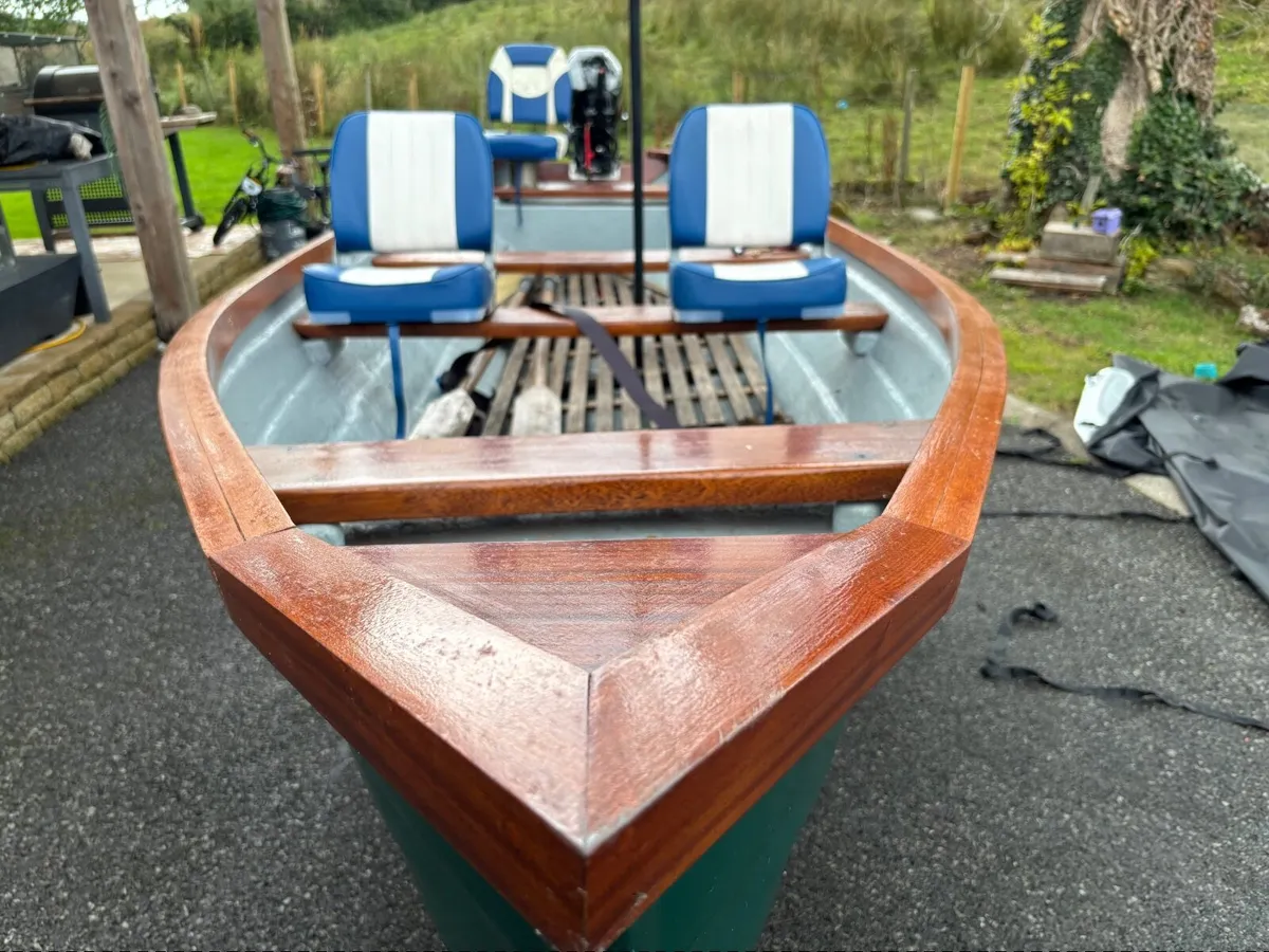 17ft boat, calvanised trailer, new engine 15hp - Image 2