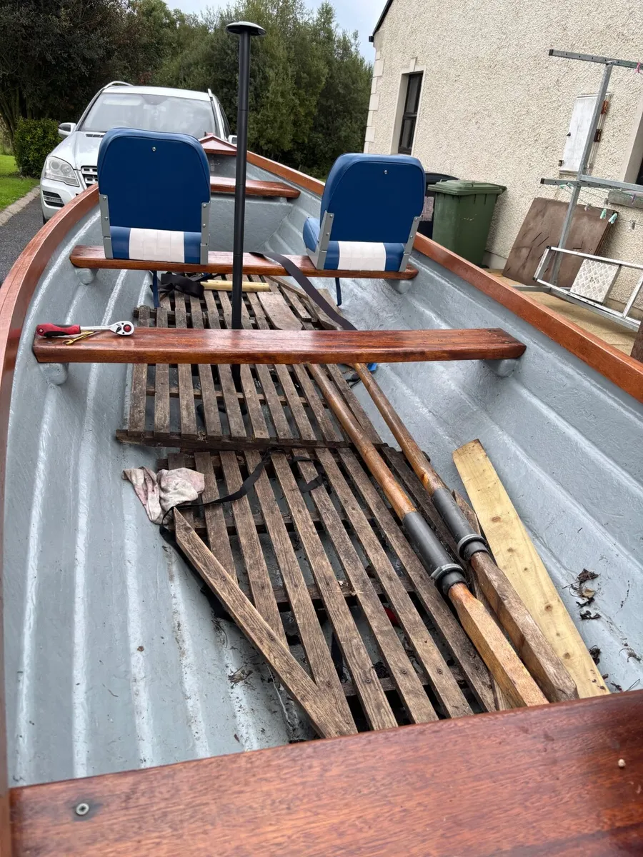 17ft boat, calvanised trailer, new engine 15hp - Image 4