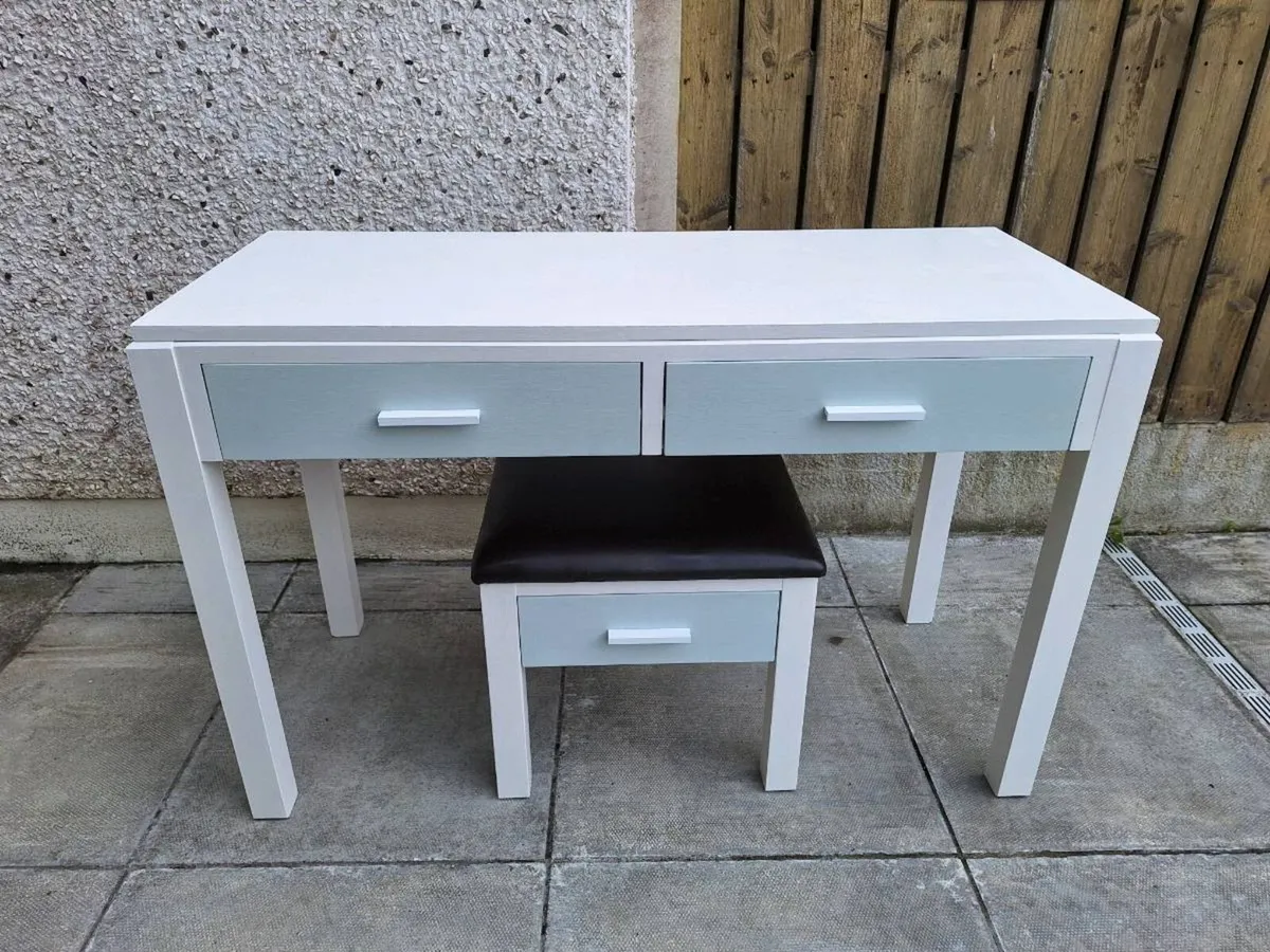 Dresser and stool - Image 1