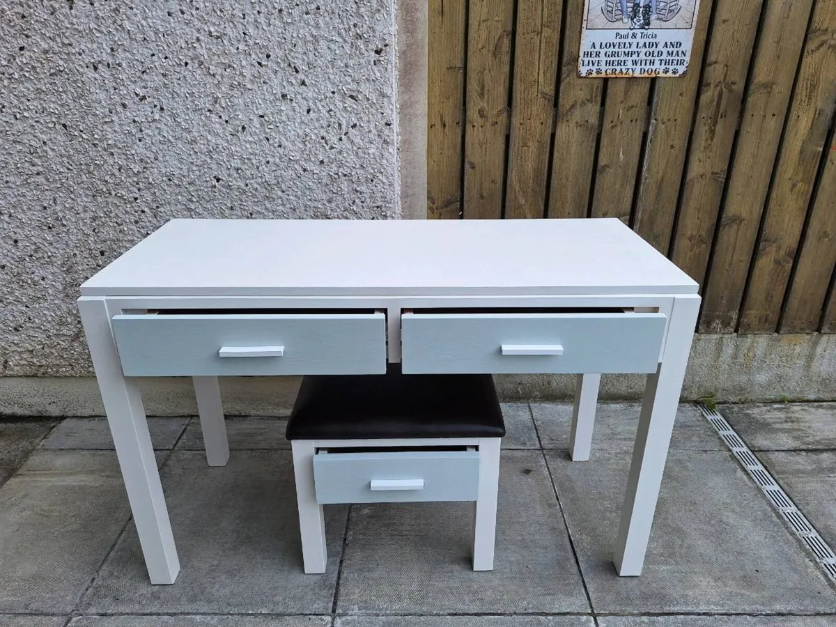 Dresser and stool - Image 3