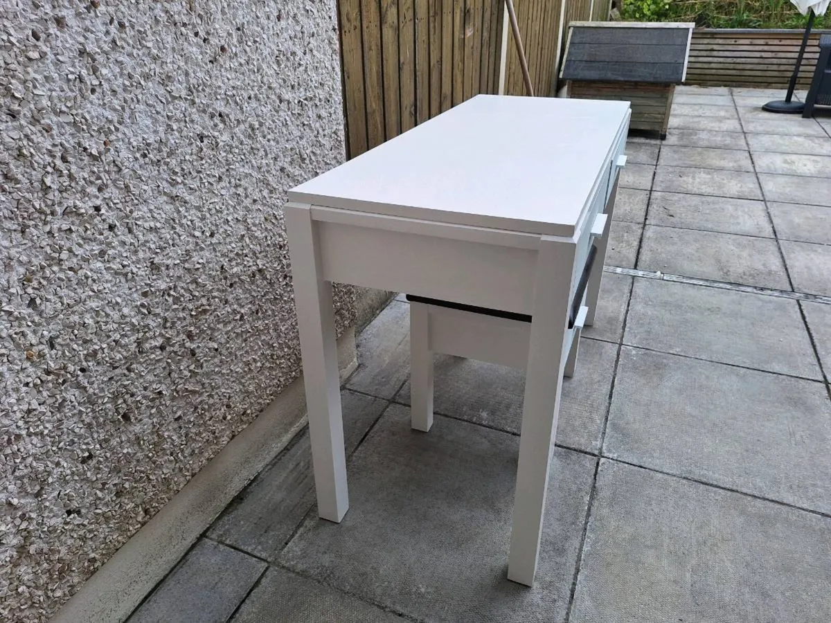 Dresser and stool - Image 4