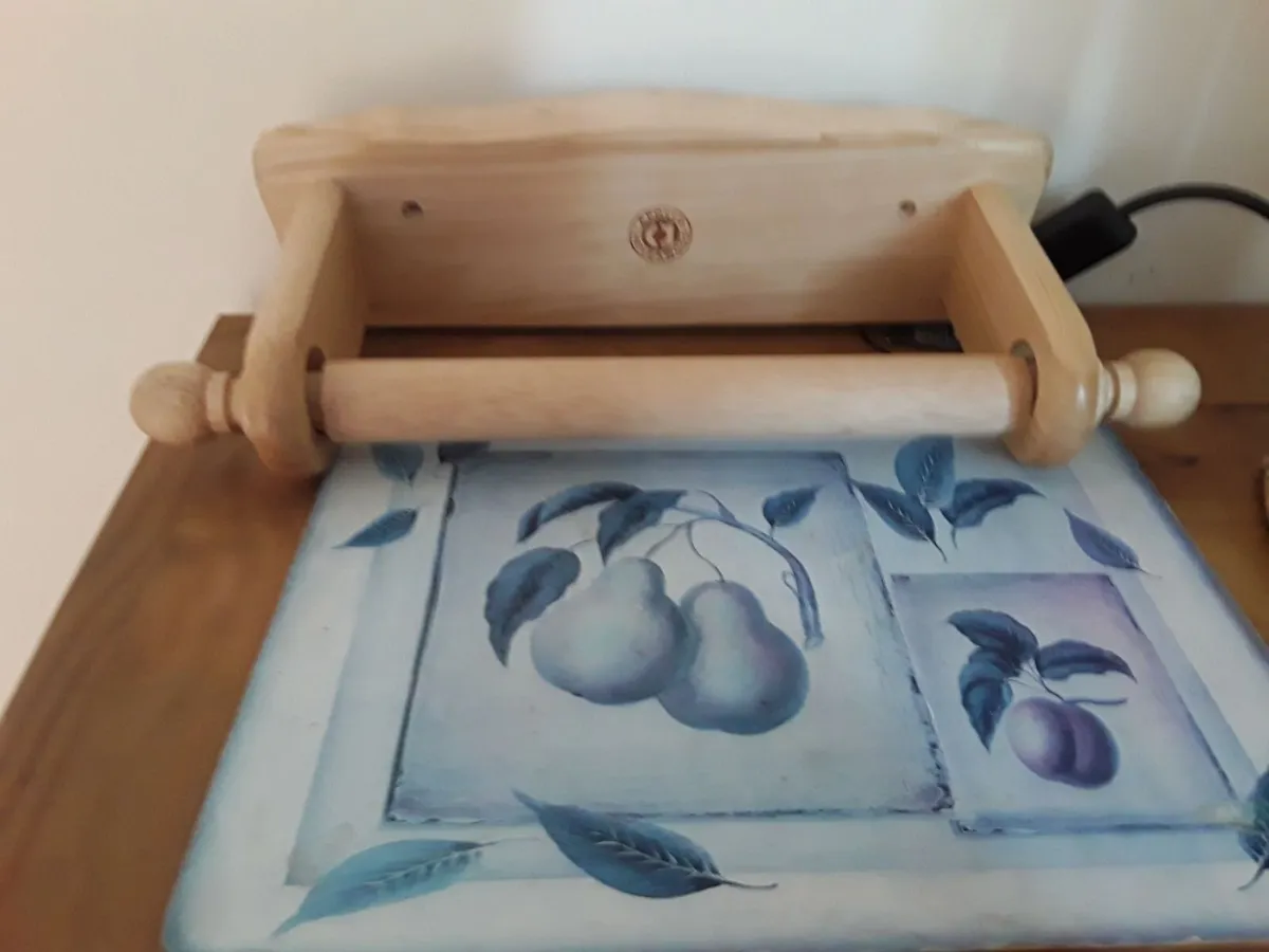 Brand new never use kitchen roll holder brand Apol - Image 3