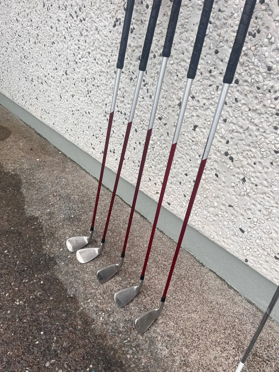 Selection of golf clubs - Image 1