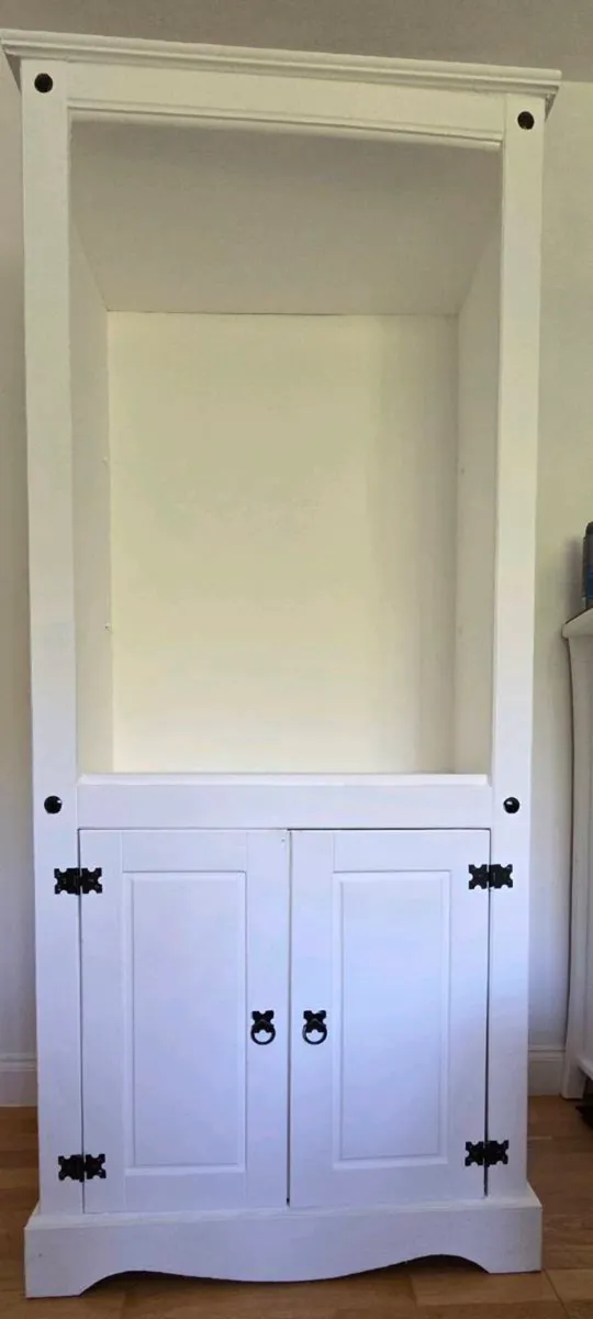 Free Standing Unit - Image 1